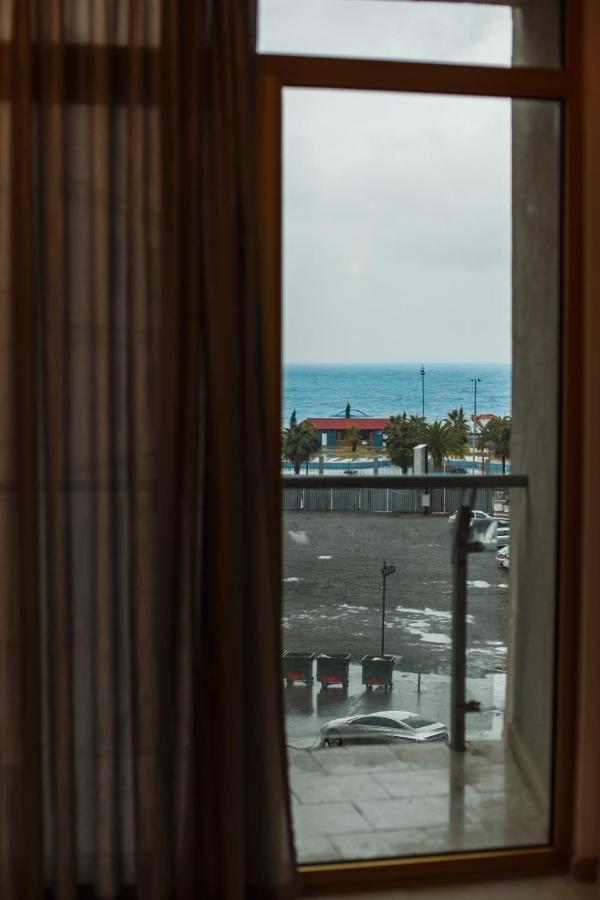 Appartamento Rezal Plaza Batumi Esterno foto